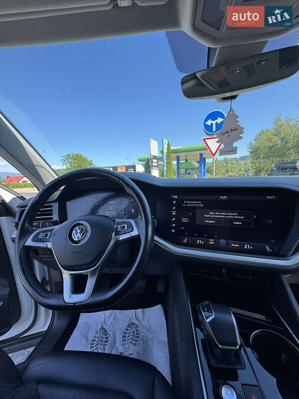 Внедорожник / Кроссовер Volkswagen Touareg 2019 в Тячеве