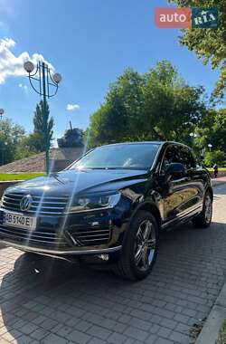Внедорожник / Кроссовер Volkswagen Touareg 2016 в Виннице