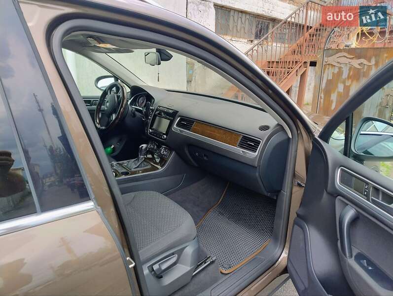 Внедорожник / Кроссовер Volkswagen Touareg 2013 в Киеве фото 6 Внедорожник / Кроссовер Volkswagen Touareg 2013 в Киеве