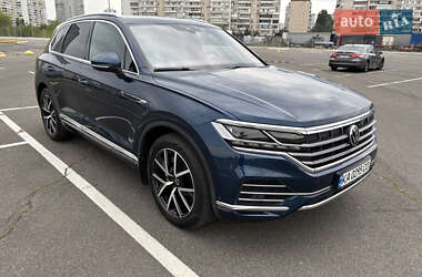 Внедорожник / Кроссовер Volkswagen Touareg 2021 в Киеве