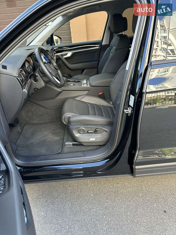 Внедорожник / Кроссовер Volkswagen Touareg 2023 в Полтаве