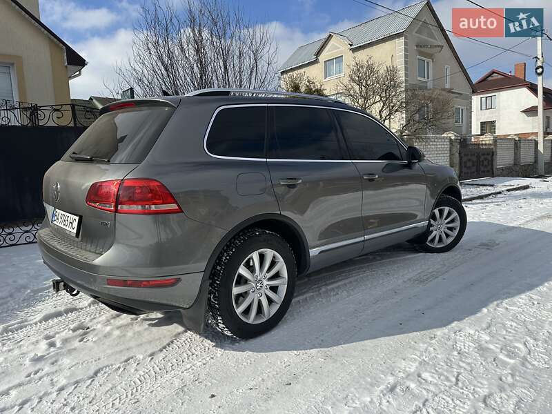 Позашляховик / Кросовер Volkswagen Touareg 2012 в Кропивницькому