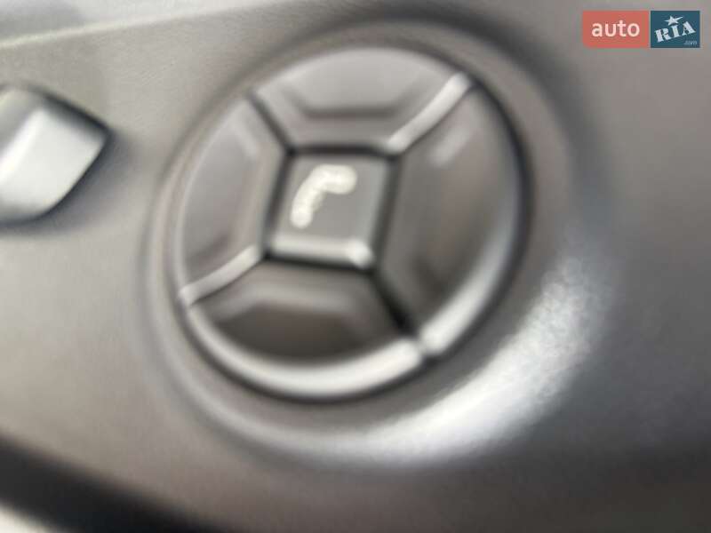 Внедорожник / Кроссовер Volkswagen Touareg 2021 в Киеве