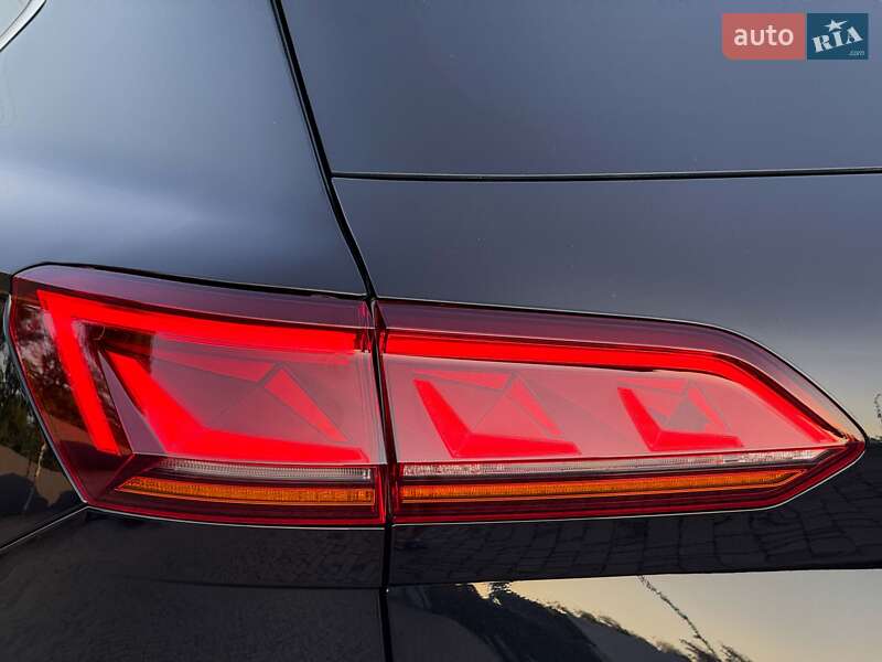 Позашляховик / Кросовер Volkswagen Touareg 2022 в Луцьку