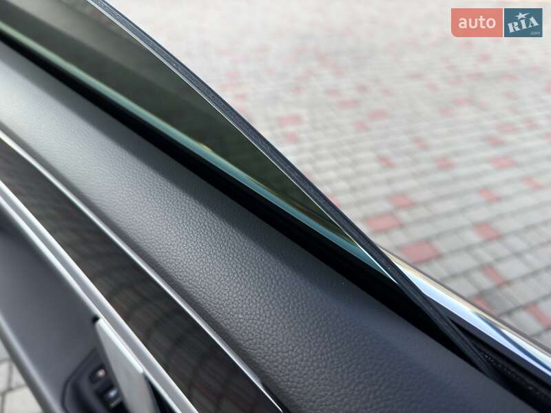 Позашляховик / Кросовер Volkswagen Touareg 2022 в Луцьку