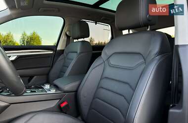 Внедорожник / Кроссовер Volkswagen Touareg 2022 в 