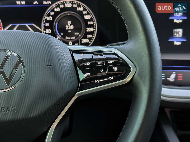 Позашляховик / Кросовер Volkswagen Touareg 2022 в Луцьку