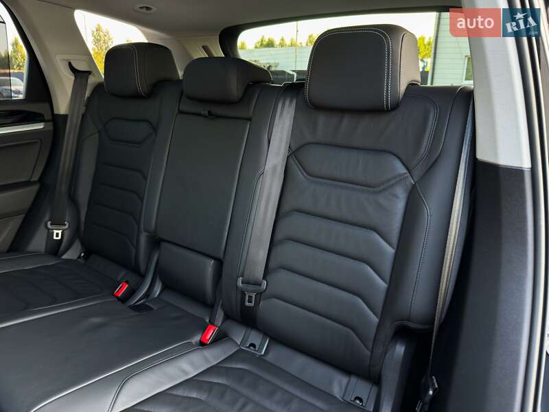 Позашляховик / Кросовер Volkswagen Touareg 2022 в Луцьку
