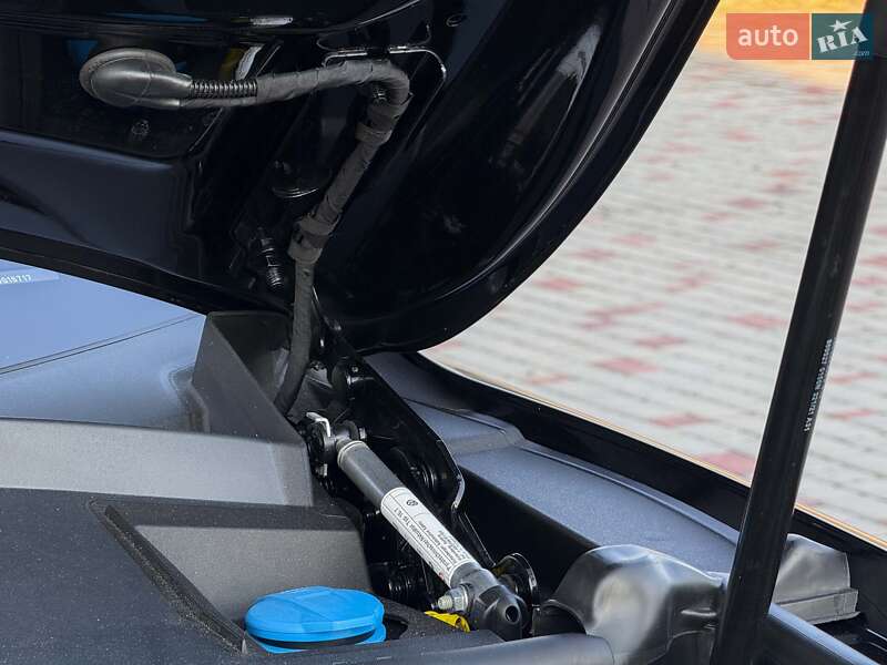 Позашляховик / Кросовер Volkswagen Touareg 2022 в Луцьку