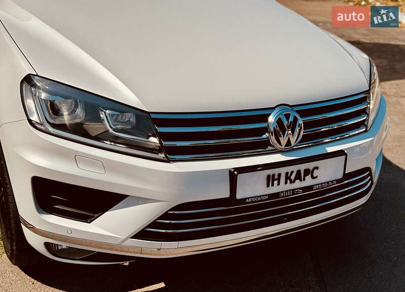 Позашляховик / Кросовер Volkswagen Touareg 2016 в Одесі