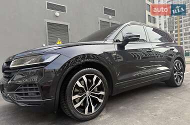 Внедорожник / Кроссовер Volkswagen Touareg 2021 в Киеве