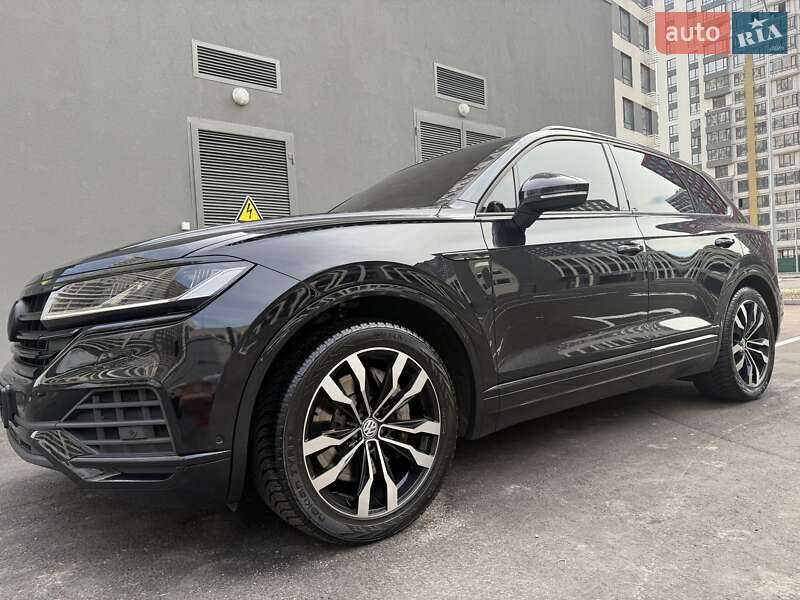 Внедорожник / Кроссовер Volkswagen Touareg 2021 в Киеве