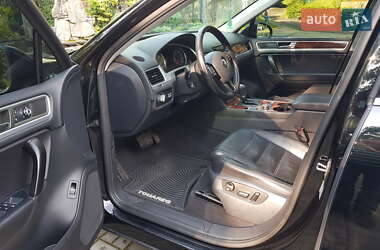 Внедорожник / Кроссовер Volkswagen Touareg 2011 в 