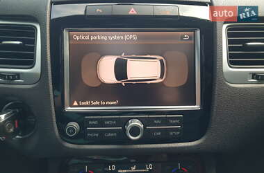 Внедорожник / Кроссовер Volkswagen Touareg 2011 в 