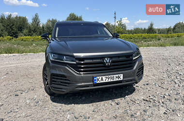 Позашляховик / Кросовер Volkswagen Touareg 2020 в Бучі