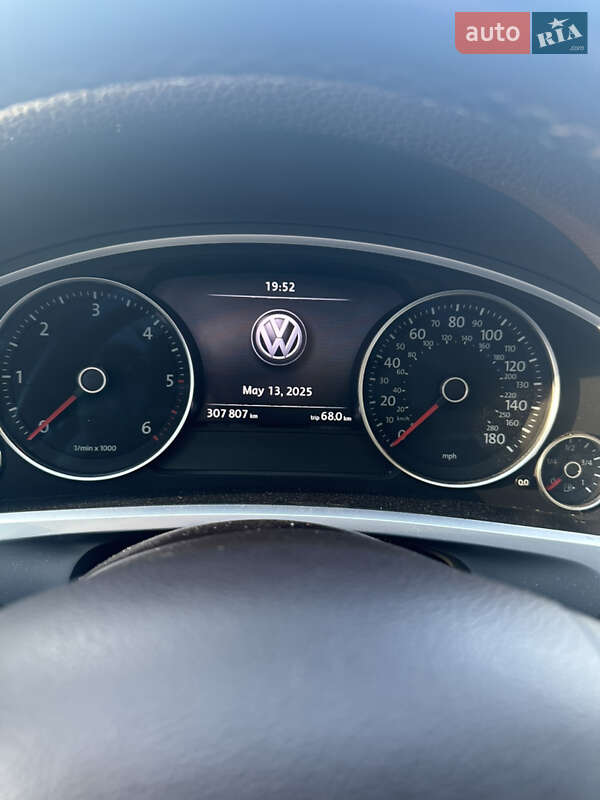 Позашляховик / Кросовер Volkswagen Touareg 2012 в Ковелі