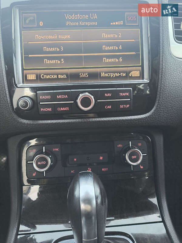 Внедорожник / Кроссовер Volkswagen Touareg 2012 в Павлограде