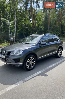 Позашляховик / Кросовер Volkswagen Touareg 2015 в Сосницях