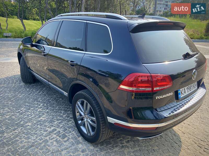 Позашляховик / Кросовер Volkswagen Touareg 2015 в Дніпрі
