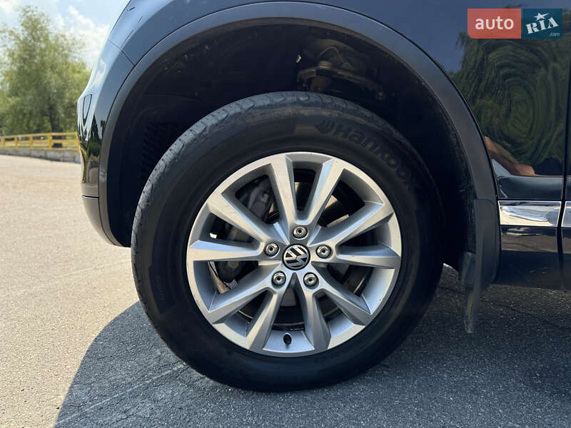 Позашляховик / Кросовер Volkswagen Touareg 2012 в Олександрії фото 16 Позашляховик / Кросовер Volkswagen Touareg 2012 в Олександрії