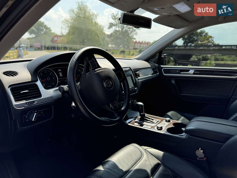 Позашляховик / Кросовер Volkswagen Touareg 2012 в Олександрії фото 21 Позашляховик / Кросовер Volkswagen Touareg 2012 в Олександрії