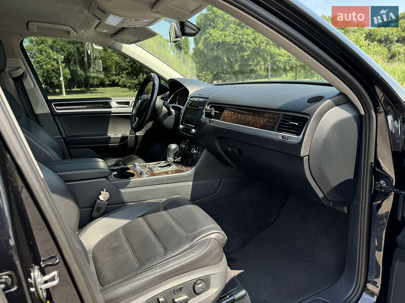 Позашляховик / Кросовер Volkswagen Touareg 2012 в Олександрії фото 30 Позашляховик / Кросовер Volkswagen Touareg 2012 в Олександрії