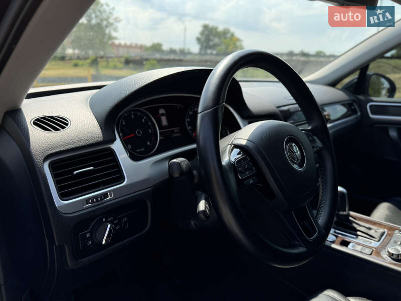Позашляховик / Кросовер Volkswagen Touareg 2012 в Олександрії фото 35 Позашляховик / Кросовер Volkswagen Touareg 2012 в Олександрії