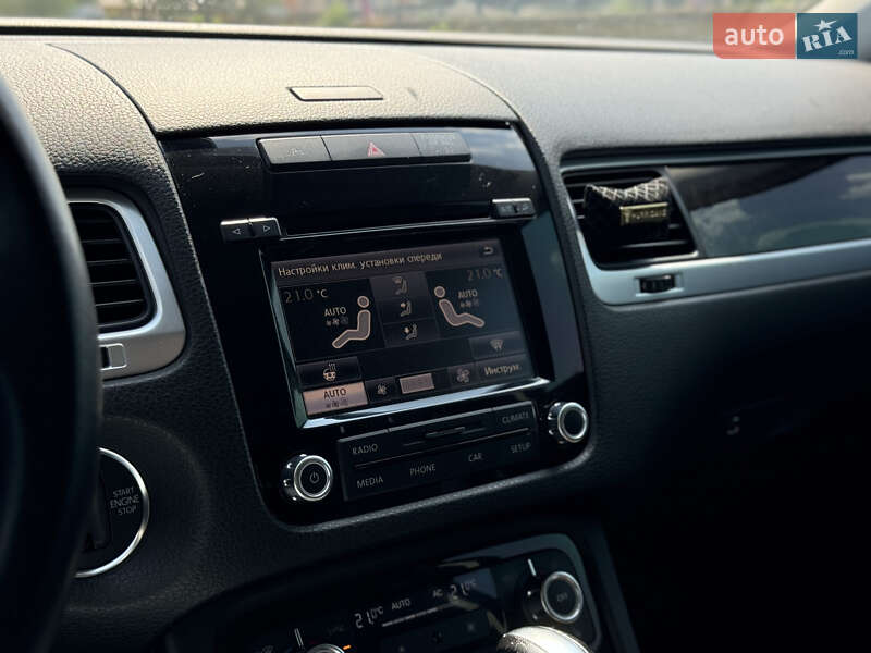 Позашляховик / Кросовер Volkswagen Touareg 2012 в Олександрії фото 39 Позашляховик / Кросовер Volkswagen Touareg 2012 в Олександрії