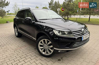 Позашляховик / Кросовер Volkswagen Touareg 2016 в Хмельницькому