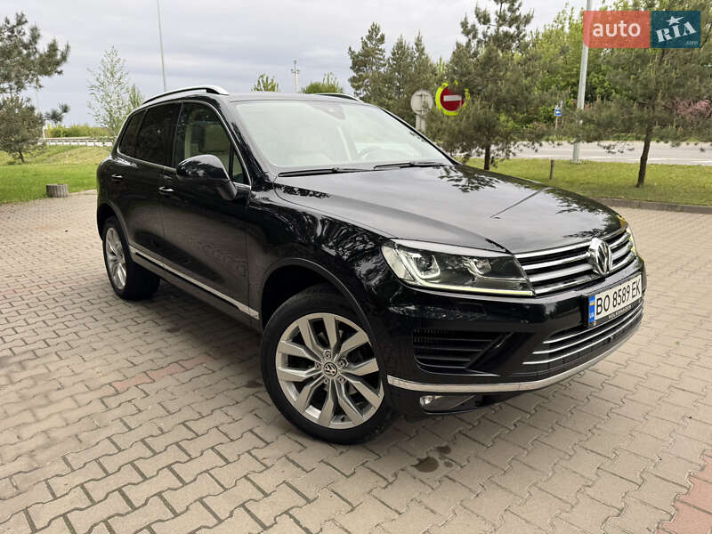 Позашляховик / Кросовер Volkswagen Touareg 2016 в Хмельницькому
