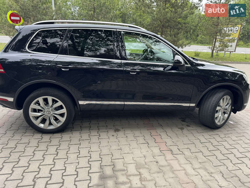 Позашляховик / Кросовер Volkswagen Touareg 2016 в Хмельницькому