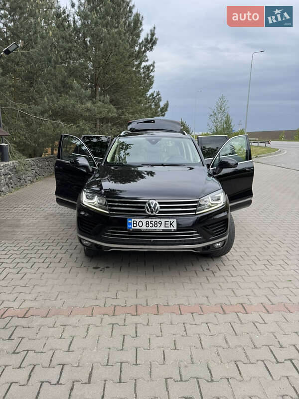 Позашляховик / Кросовер Volkswagen Touareg 2016 в Хмельницькому