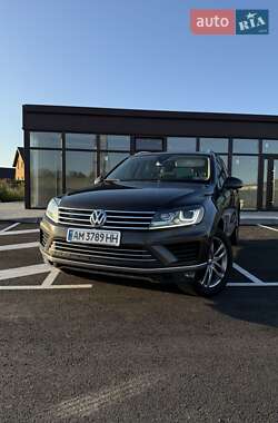Внедорожник / Кроссовер Volkswagen Touareg 2016 в Житомире