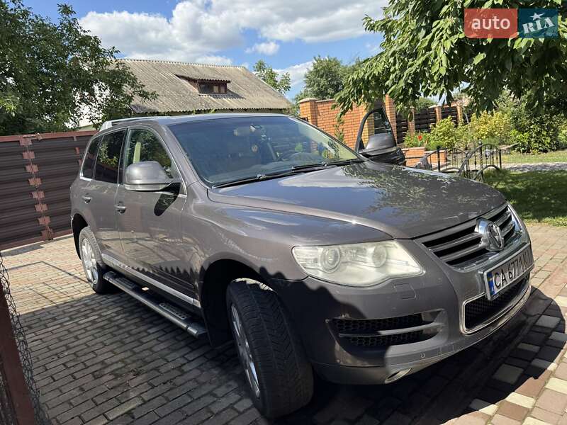 Позашляховик / Кросовер Volkswagen Touareg 2009 в Ватутіному