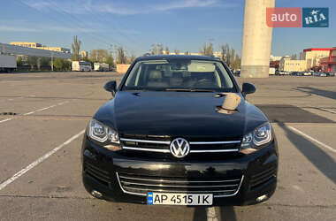 Внедорожник / Кроссовер Volkswagen Touareg 2013 в Киеве