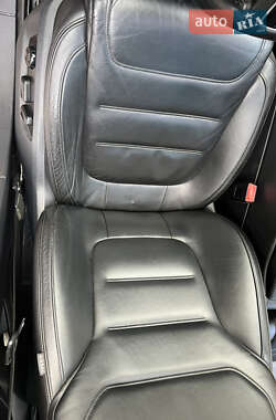 Внедорожник / Кроссовер Volkswagen Touareg 2011 в 
