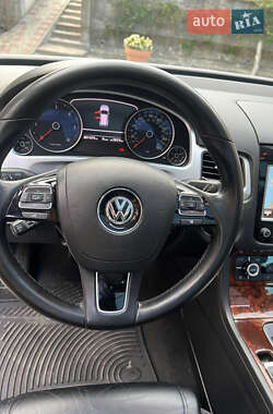 Внедорожник / Кроссовер Volkswagen Touareg 2011 в 