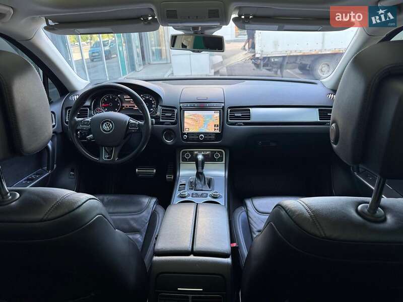 Позашляховик / Кросовер Volkswagen Touareg 2014 в Дніпрі