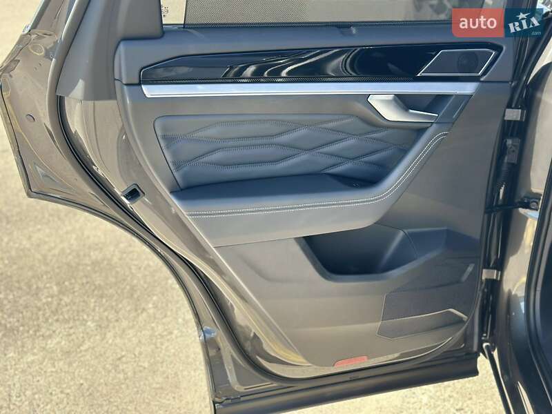 Внедорожник / Кроссовер Volkswagen Touareg 2023 в Полтаве