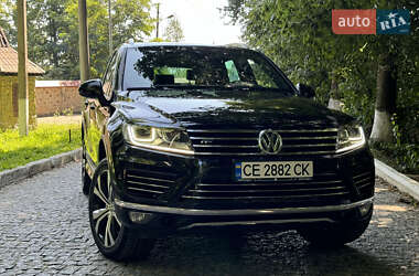 Позашляховик / Кросовер Volkswagen Touareg 2015 в Чернівцях