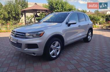 Позашляховик / Кросовер Volkswagen Touareg 2012 в Прилуках