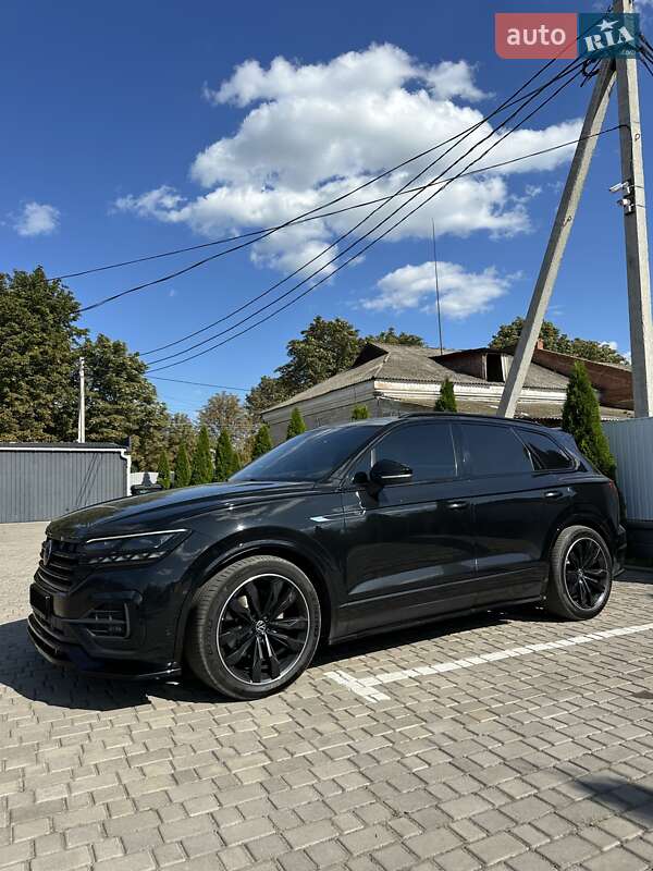 Внедорожник / Кроссовер Volkswagen Touareg 2023 в Киеве