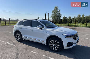 Внедорожник / Кроссовер Volkswagen Touareg 2018 в Луцке
