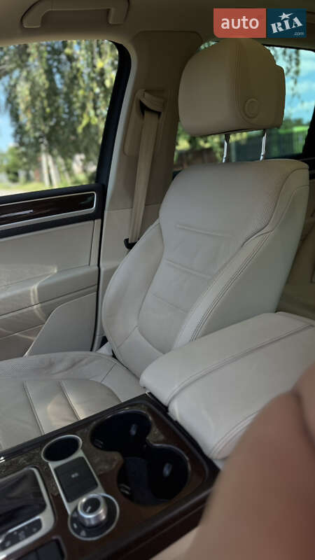 Позашляховик / Кросовер Volkswagen Touareg 2015 в Львові фото 14 Позашляховик / Кросовер Volkswagen Touareg 2015 в Львові