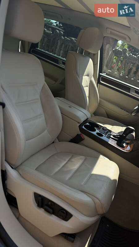 Позашляховик / Кросовер Volkswagen Touareg 2015 в Львові фото 21 Позашляховик / Кросовер Volkswagen Touareg 2015 в Львові