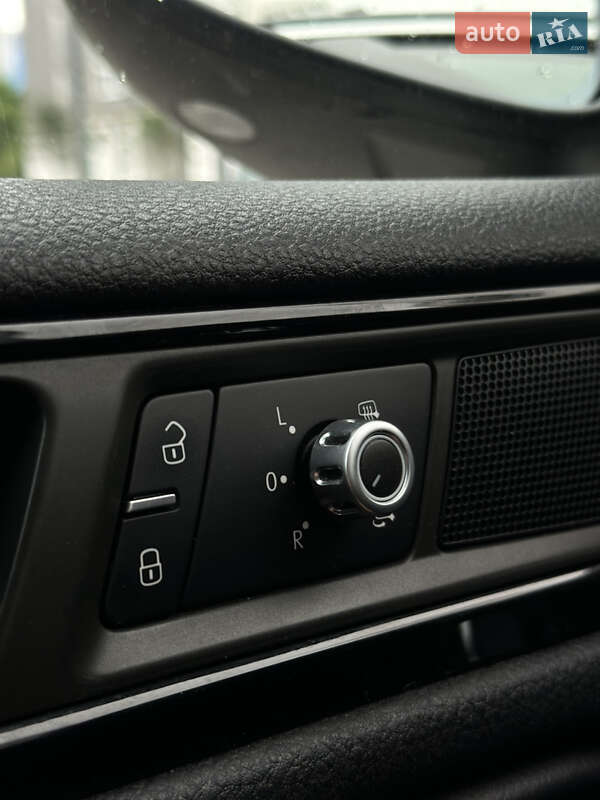 Позашляховик / Кросовер Volkswagen Touareg 2013 в Львові фото 17 Позашляховик / Кросовер Volkswagen Touareg 2013 в Львові