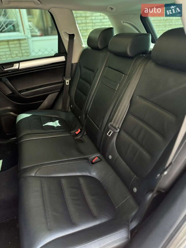 Позашляховик / Кросовер Volkswagen Touareg 2013 в Львові фото 24 Позашляховик / Кросовер Volkswagen Touareg 2013 в Львові
