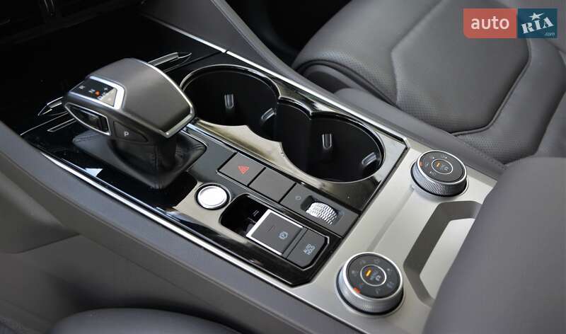 Внедорожник / Кроссовер Volkswagen Touareg 2019 в Киеве
