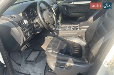 Внедорожник / Кроссовер Volkswagen Touareg 2011 в 
