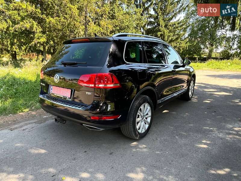 Внедорожник / Кроссовер Volkswagen Touareg 2013 в Дубно